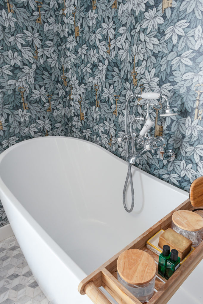 baignoire-papier peint feuille-honoré