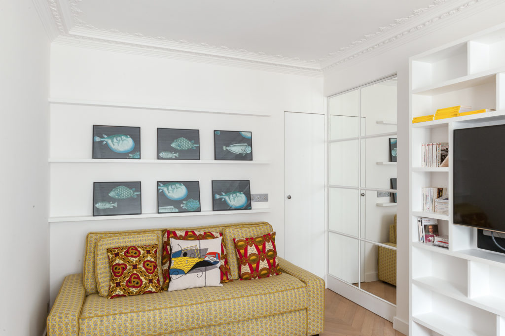 salle TV-canapé-doré-honoré