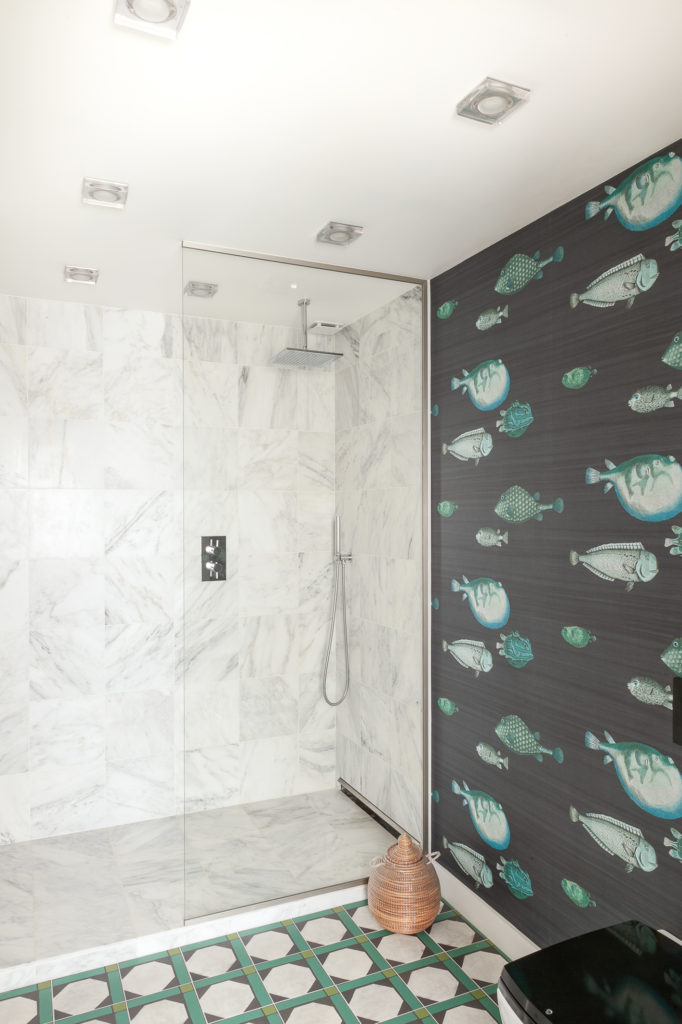 salle de bain-papier peint-poisson-marbre-honoré