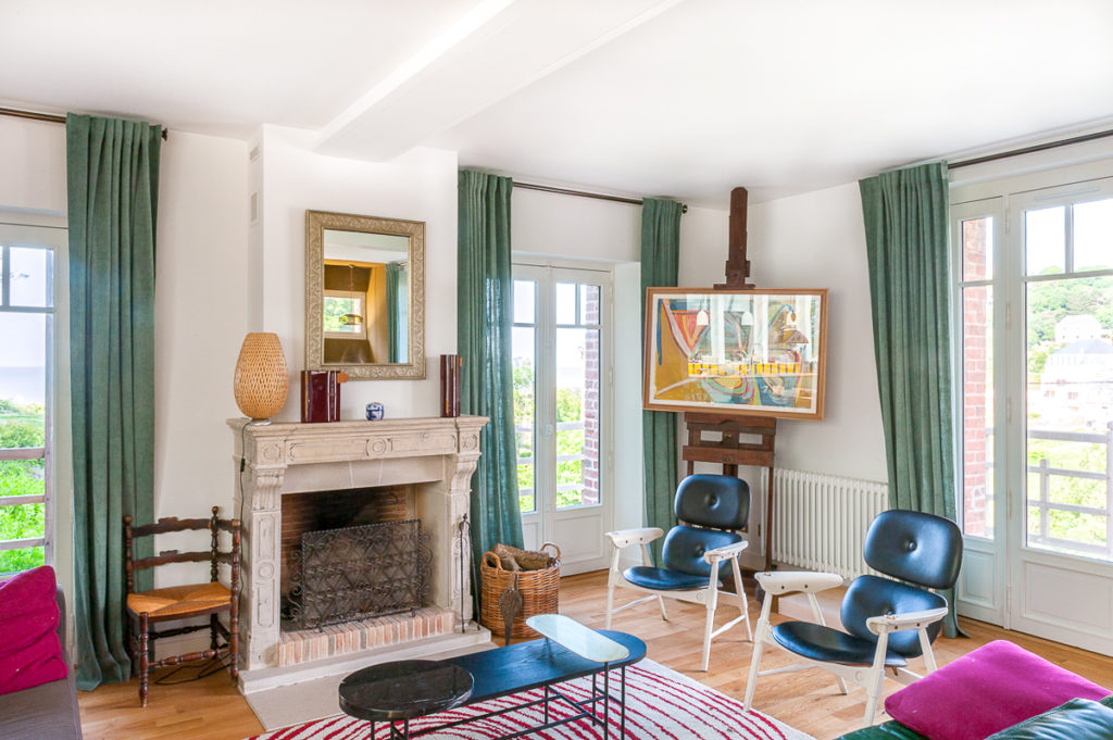 Renovation-salon-vue mer-cheminée pierre-falaise