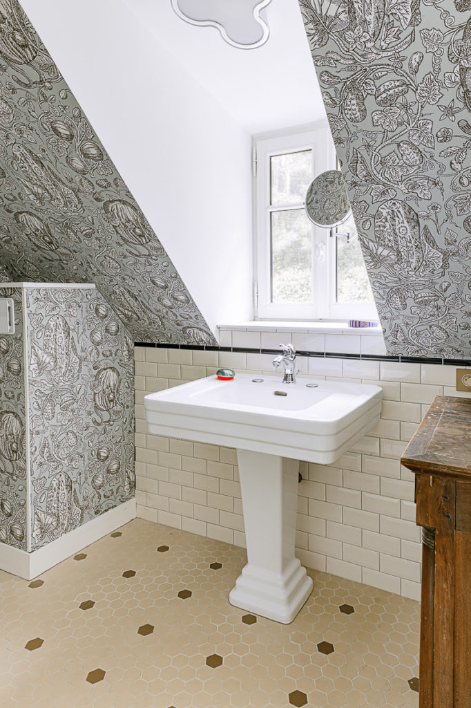 salle de bain-rénovation maison papier peint-falaise
