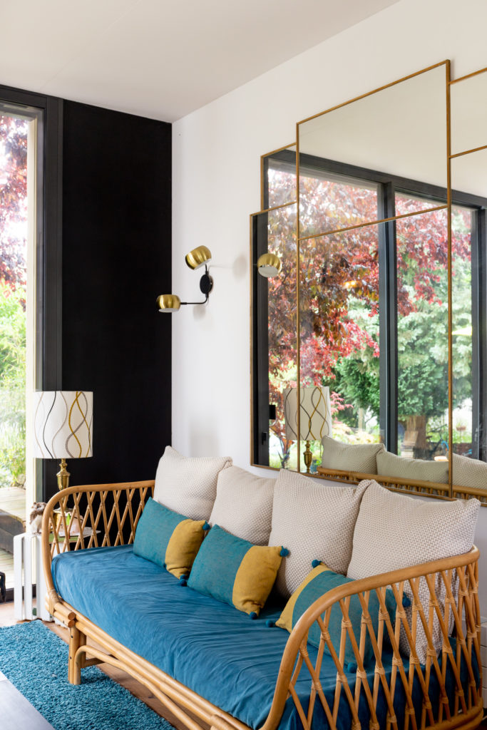 Salon,miroir,noir,dorée,rotin,canapé,bleu,JOINTO