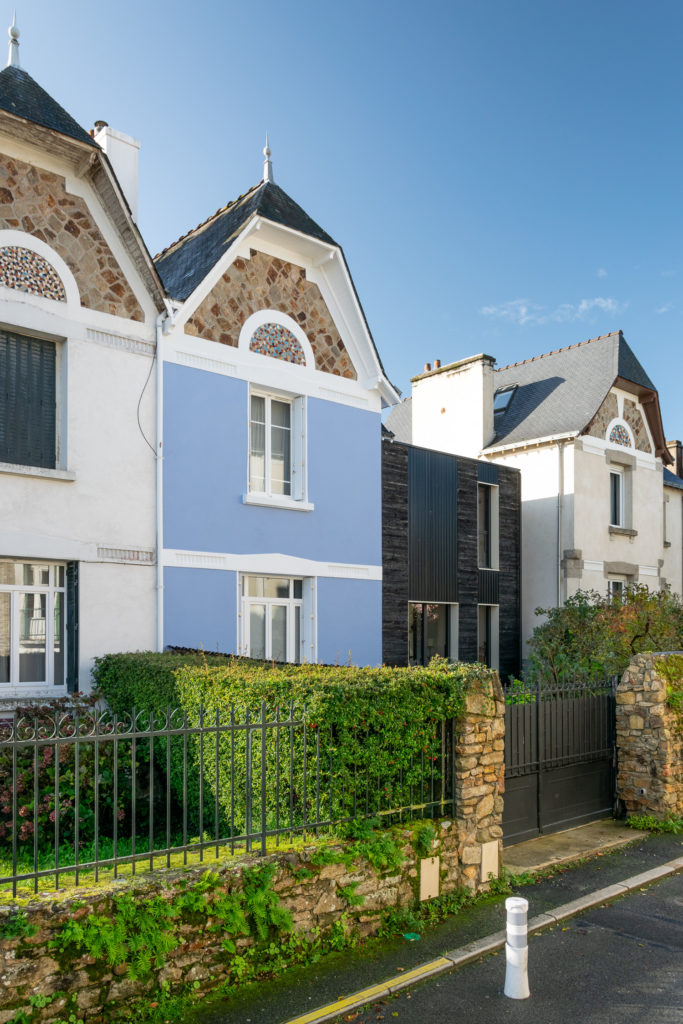 maison,année30,extension,bois brûlé,bleu,noir,JOINTO