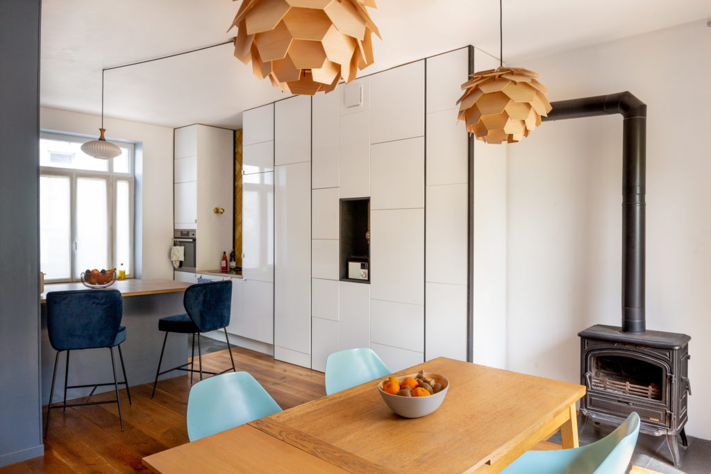 salle à manger,poêle,bleu,bois,maison,morbihan,JOINTO